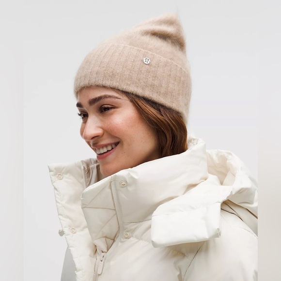 Lululemon Unisex Fuzzy Cashmere Beanie Heathered Nutmeg main image 4